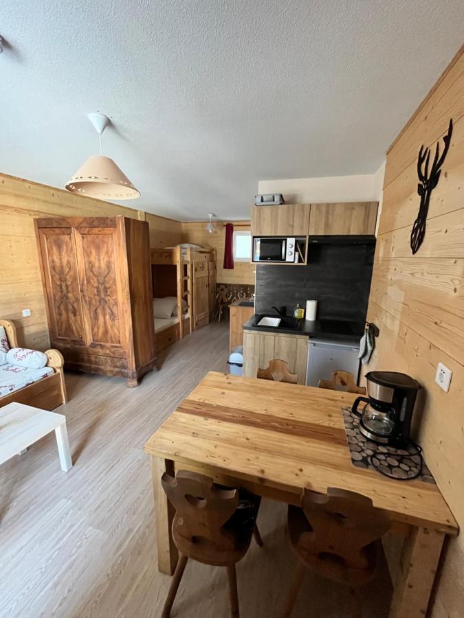 Babaute 7, studio typique au pied des pistes Prémanon Extérieur photo